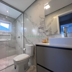 Casa com 100m², 2 dormitórios, 1 vaga, no bairro Rio Branco em Caxias do Sul para Alugar