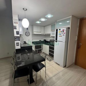 Apartamento com 50m², 2 dormitórios, 1 vaga, no bairro Kayser em Caxias do Sul para Alugar