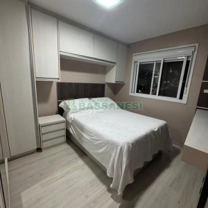 Apartamento com 50m², 2 dormitórios, 1 vaga, no bairro Kayser em Caxias do Sul para Alugar