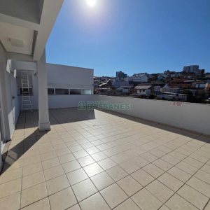 Apartamento com 50m², 2 dormitórios, 1 vaga, no bairro Kayser em Caxias do Sul para Alugar