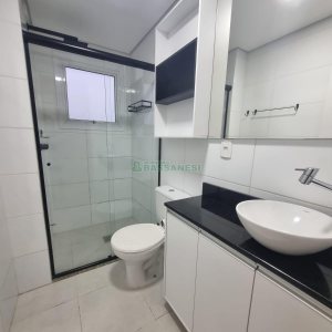 Apartamento com 60m², 2 dormitórios, 2 vagas, no bairro Vale Verde em Caxias do Sul para Alugar