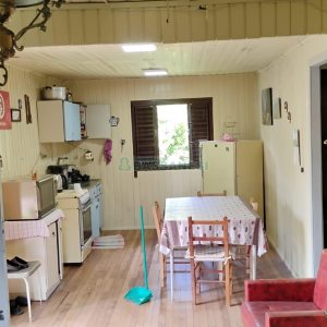 Casa com 72m², 2 dormitórios, 1 vaga, no bairro Fazenda Souza em Caxias do Sul para Comprar