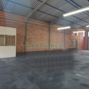 Pavilhão com 300m², no bairro Santa Lúcia em Caxias do Sul para Comprar