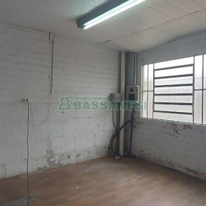 Pavilhão com 300m², no bairro Santa Lúcia em Caxias do Sul para Comprar