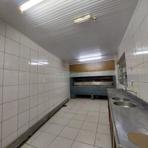 Loja com 400m², no bairro Ana Rech em Caxias do Sul para Alugar