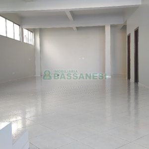 Loja com 170m², no bairro Rio Branco em Caxias do Sul para Alugar