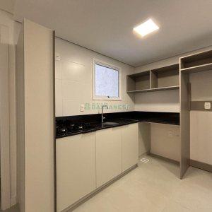 Apartamento com 41m², 4 dormitórios, 1 vaga, no bairro Centro em Caxias do Sul para Alugar