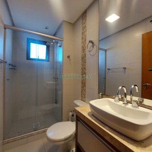 Apartamento com 86m², 2 dormitórios, 2 vagas, no bairro Lourdes em Caxias do Sul para Comprar