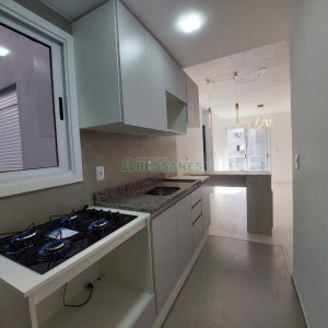 Apartamento com 60m², 2 dormitórios, 1 vaga, no bairro Charqueadas em Caxias do Sul para Alugar