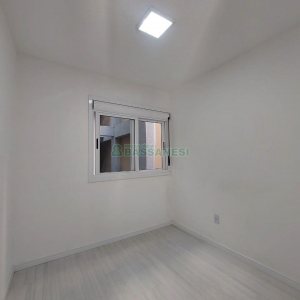 Apartamento com 60m², 2 dormitórios, 1 vaga, no bairro Charqueadas em Caxias do Sul para Alugar