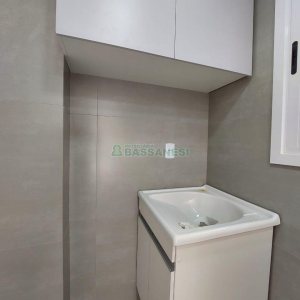 Apartamento com 60m², 2 dormitórios, 1 vaga, no bairro Charqueadas em Caxias do Sul para Alugar