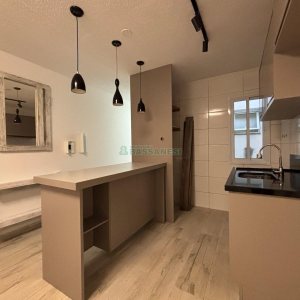 Casa com 52m², 2 dormitórios, 2 vagas, no bairro Ana Rech em Caxias do Sul para Alugar