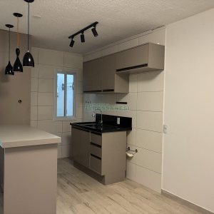 Casa com 52m², 2 dormitórios, 2 vagas, no bairro Ana Rech em Caxias do Sul para Alugar