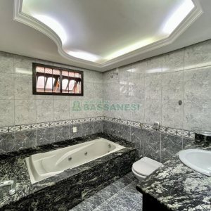 Casa com 270m², 4 dormitórios, 4 vagas, no bairro Sagrada Família em Caxias do Sul para Alugar