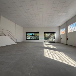 Loja com 400m², 8 vagas, no bairro São Pelegrino em Caxias do Sul para Alugar