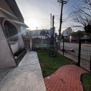 Casa com 148m², 2 dormitórios, 2 vagas, no bairro Medianeira em Caxias do Sul para Comprar
