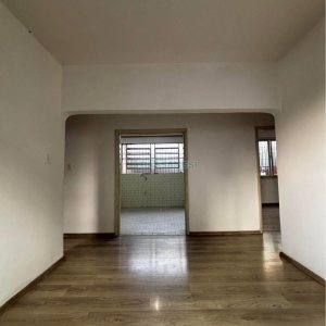 Casa com 148m², 2 dormitórios, 2 vagas, no bairro Medianeira em Caxias do Sul para Comprar