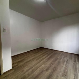 Casa com 148m², 2 dormitórios, 2 vagas, no bairro Medianeira em Caxias do Sul para Comprar