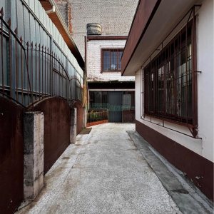 Casa com 148m², 2 dormitórios, 2 vagas, no bairro Medianeira em Caxias do Sul para Comprar