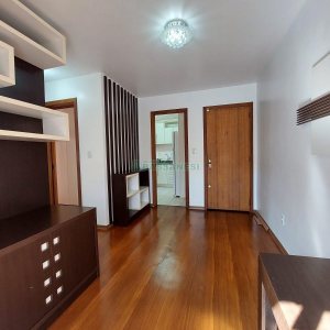 Apto Mobiliado com 57m², 2 dormitórios, 2 vagas, no bairro Universitário em Caxias do Sul para Alugar