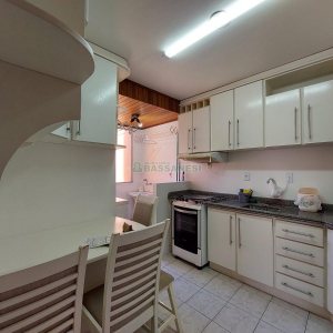 Apto Mobiliado com 57m², 2 dormitórios, 2 vagas, no bairro Universitário em Caxias do Sul para Alugar