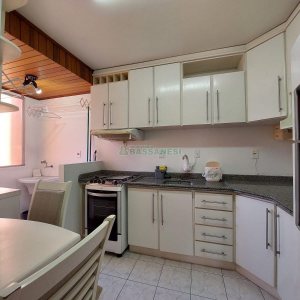 Apto Mobiliado com 57m², 2 dormitórios, 2 vagas, no bairro Universitário em Caxias do Sul para Alugar