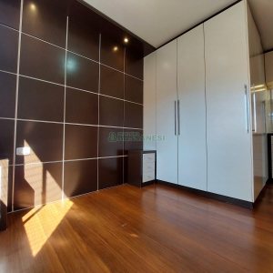 Apto Mobiliado com 57m², 2 dormitórios, 2 vagas, no bairro Universitário em Caxias do Sul para Alugar