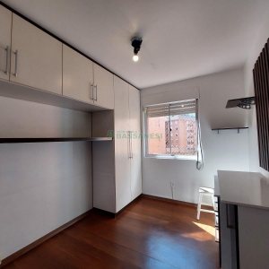 Apto Mobiliado com 57m², 2 dormitórios, 2 vagas, no bairro Universitário em Caxias do Sul para Alugar