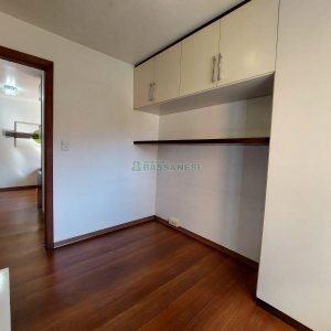 Apto Mobiliado com 57m², 2 dormitórios, 2 vagas, no bairro Universitário em Caxias do Sul para Alugar