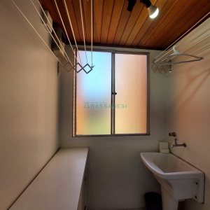 Apto Mobiliado com 57m², 2 dormitórios, 2 vagas, no bairro Universitário em Caxias do Sul para Alugar