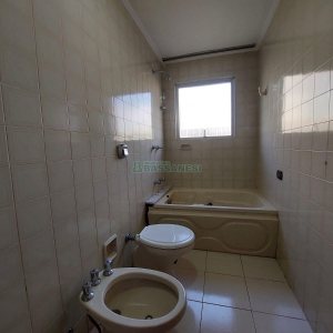 Apartamento com 115m², 3 dormitórios, 1 vaga, no bairro Medianeira em Caxias do Sul para Alugar
