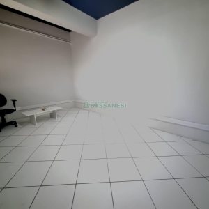 Sala Mobiliada com 195m², no bairro Lourdes em Caxias do Sul para Alugar