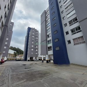 Apartamento com 62m², 2 dormitórios, 1 vaga, no bairro São Caetano em Caxias do Sul para Alugar