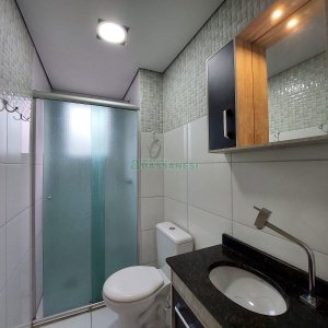 Apartamento com 62m², 2 dormitórios, 1 vaga, no bairro São Caetano em Caxias do Sul para Alugar