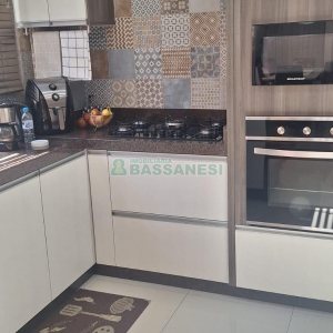 Sobrado com 139m², 3 dormitórios, 2 vagas, no bairro Nossa Senhora da Saúde em Caxias do Sul para Comprar