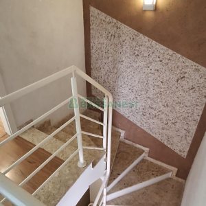 Sobrado com 139m², 3 dormitórios, 2 vagas, no bairro Nossa Senhora da Saúde em Caxias do Sul para Comprar