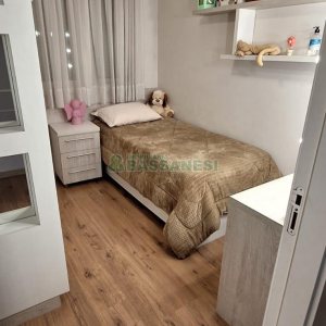 Sobrado com 139m², 3 dormitórios, 2 vagas, no bairro Nossa Senhora da Saúde em Caxias do Sul para Comprar