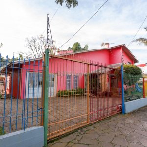 Casa com 400m², 4 dormitórios, 3 vagas, no bairro Santa Lúcia em Caxias do Sul para Comprar