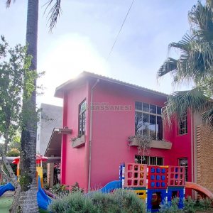 Casa com 400m², 4 dormitórios, 3 vagas, no bairro Santa Lúcia em Caxias do Sul para Comprar