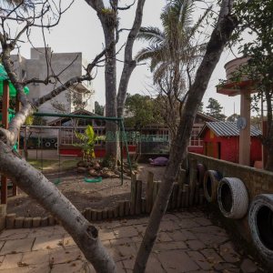 Casa com 400m², 4 dormitórios, 3 vagas, no bairro Santa Lúcia em Caxias do Sul para Comprar