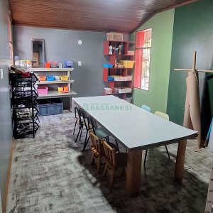 Casa com 400m², 4 dormitórios, 3 vagas, no bairro Santa Lúcia em Caxias do Sul para Comprar