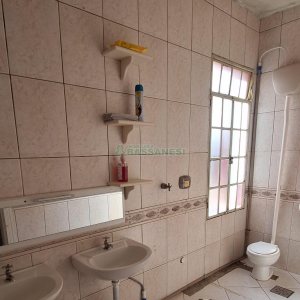 Casa com 400m², 4 dormitórios, 3 vagas, no bairro Santa Lúcia em Caxias do Sul para Comprar