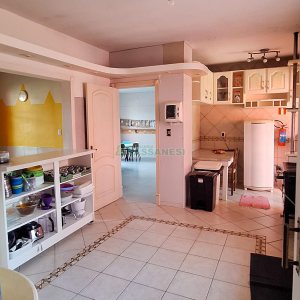 Casa com 400m², 4 dormitórios, 3 vagas, no bairro Santa Lúcia em Caxias do Sul para Comprar