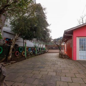 Casa com 400m², 4 dormitórios, 3 vagas, no bairro Santa Lúcia em Caxias do Sul para Comprar