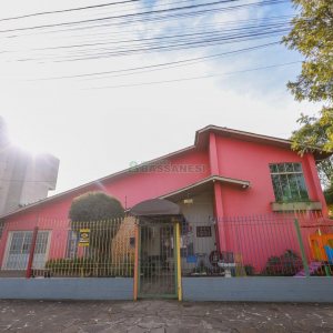Casa com 400m², 4 dormitórios, 3 vagas, no bairro Santa Lúcia em Caxias do Sul para Comprar