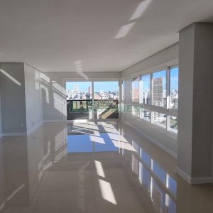 Apartamento com 168m², 3 dormitórios, 3 vagas, no bairro Universitário em Caxias do Sul para Comprar