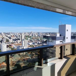 Apartamento com 168m², 3 dormitórios, 3 vagas, no bairro Universitário em Caxias do Sul para Comprar