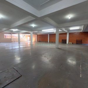 Pavilhão com 280m², no bairro Esplanada em Caxias do Sul para Alugar