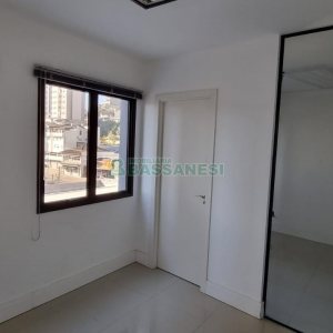 Sala com 37m², 2 vagas, no bairro Pio X em Caxias do Sul para Alugar