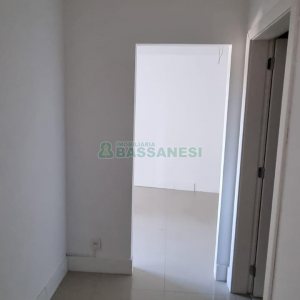 Sala com 37m², 2 vagas, no bairro Pio X em Caxias do Sul para Alugar